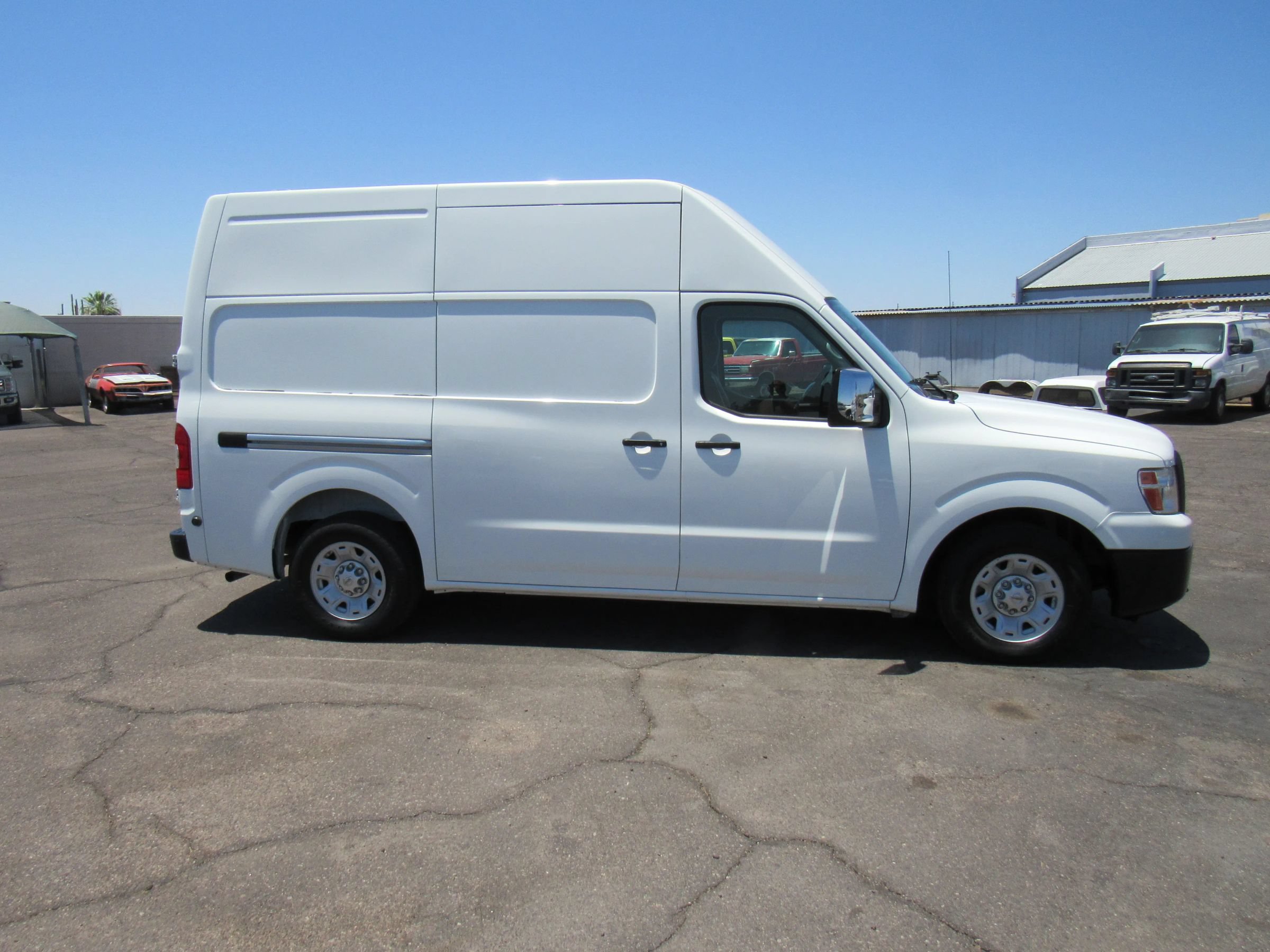 Used 2017 Nissan NV 3500 SV RWD image 5