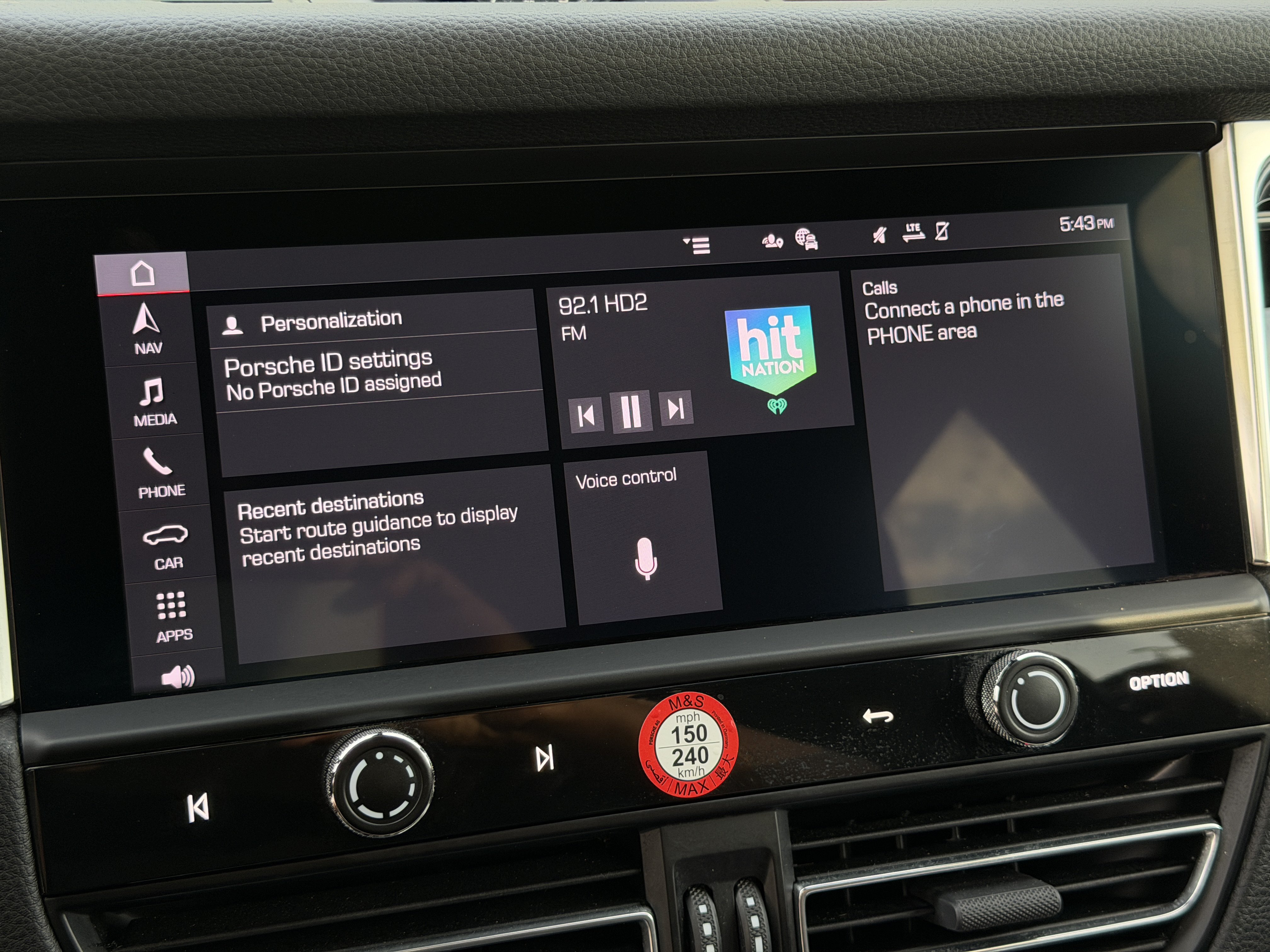 Used 2023 Porsche Macan AWD/4WD image 25