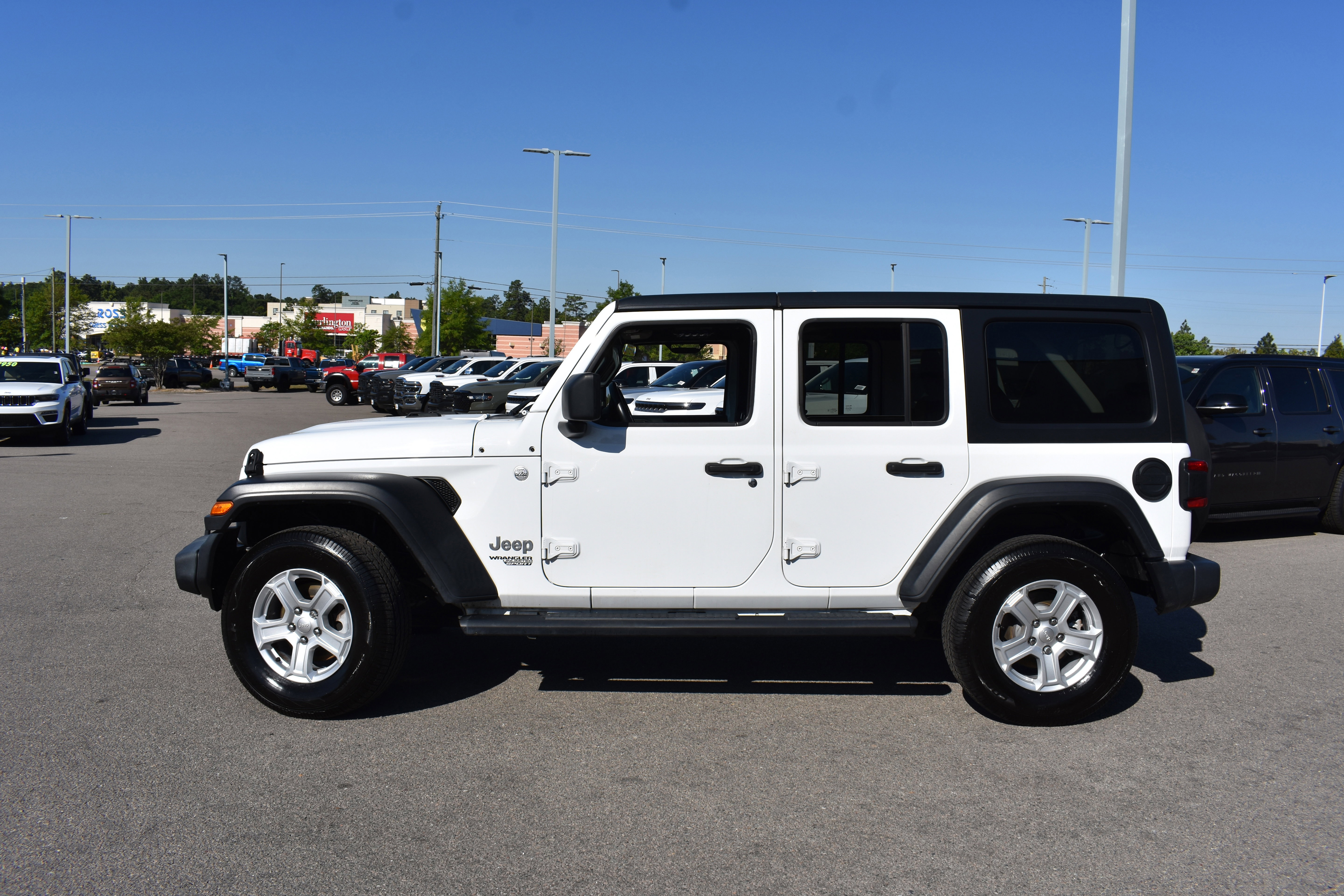 Used 2021 Jeep Wrangler Unlimited Sport AWD/4WD image 6