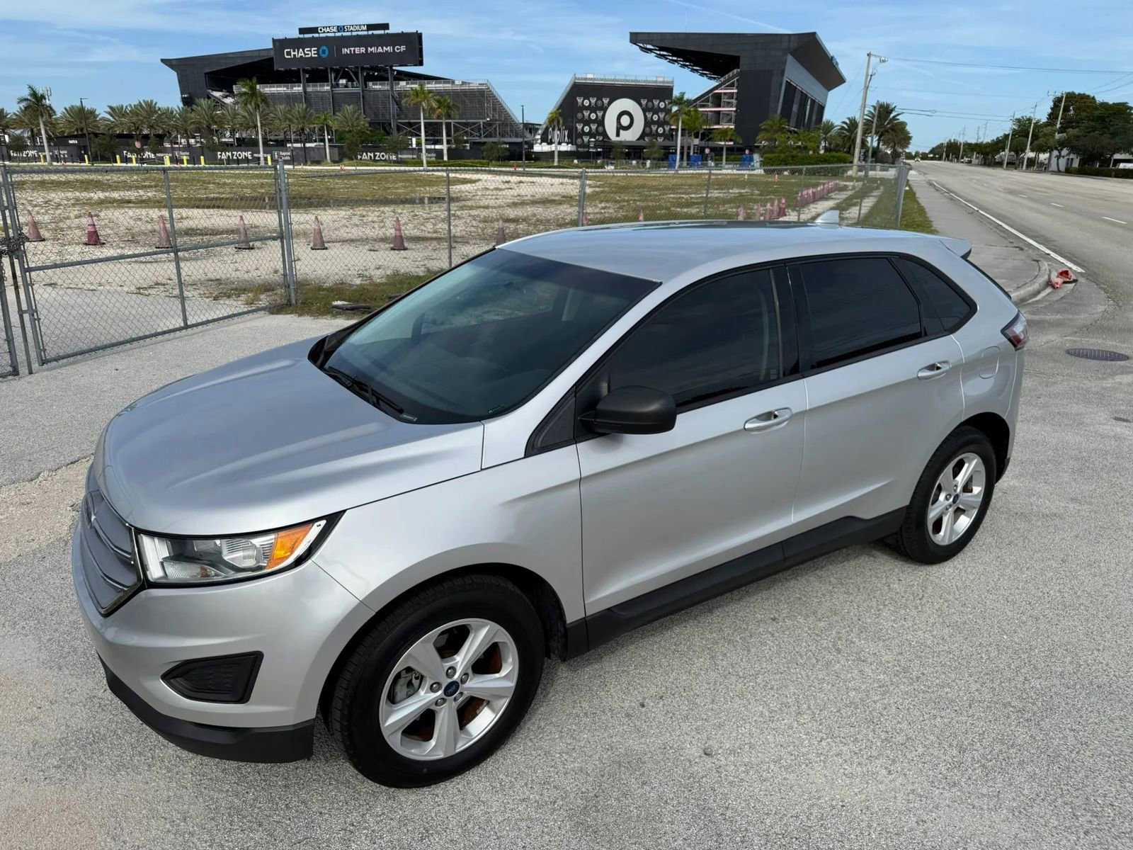 Used 2018 Ford Edge SE image 13