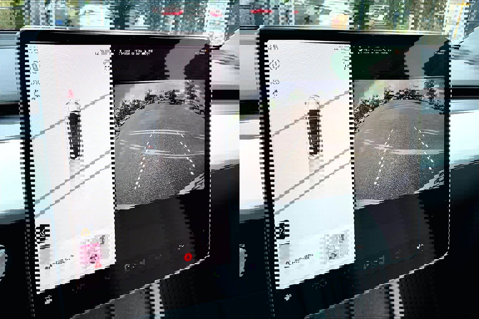 Used 2022 Tesla Model Y Long Range image 26