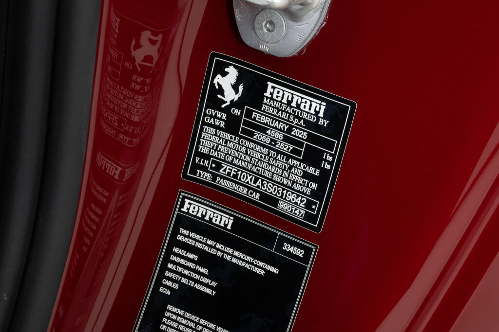 Used 2025 Ferrari 12Cilindri RWD image 29