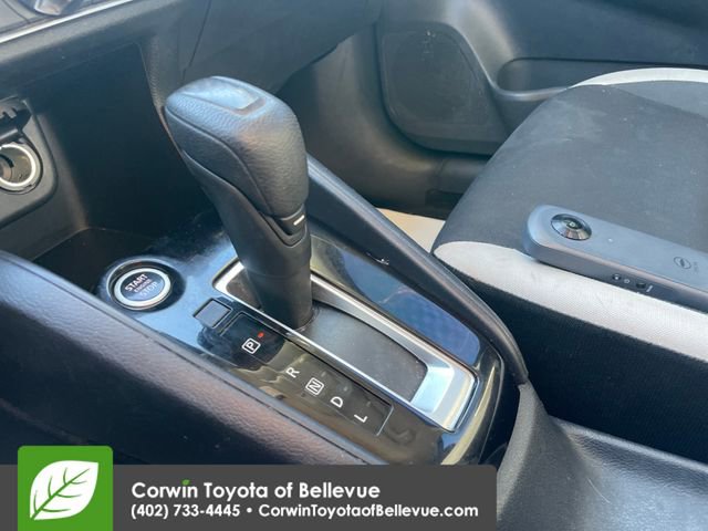 Used 2022 Nissan Versa SV FWD image 14