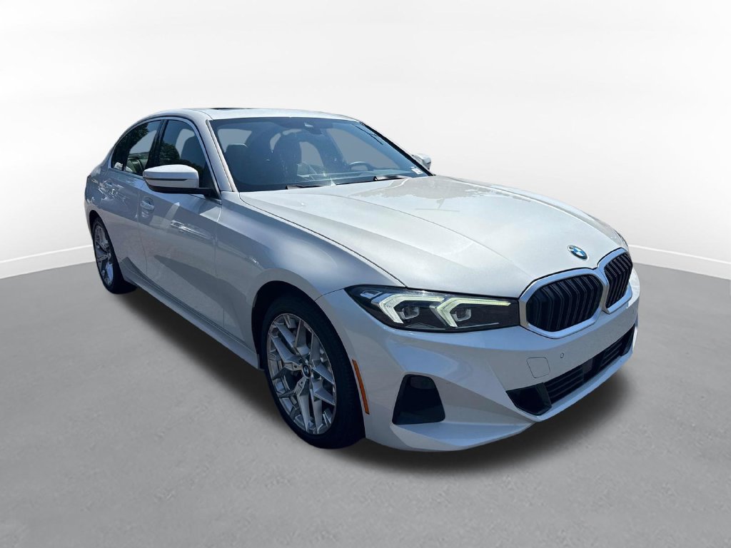 Used 2025 BMW 330i Sedan RWD image 4