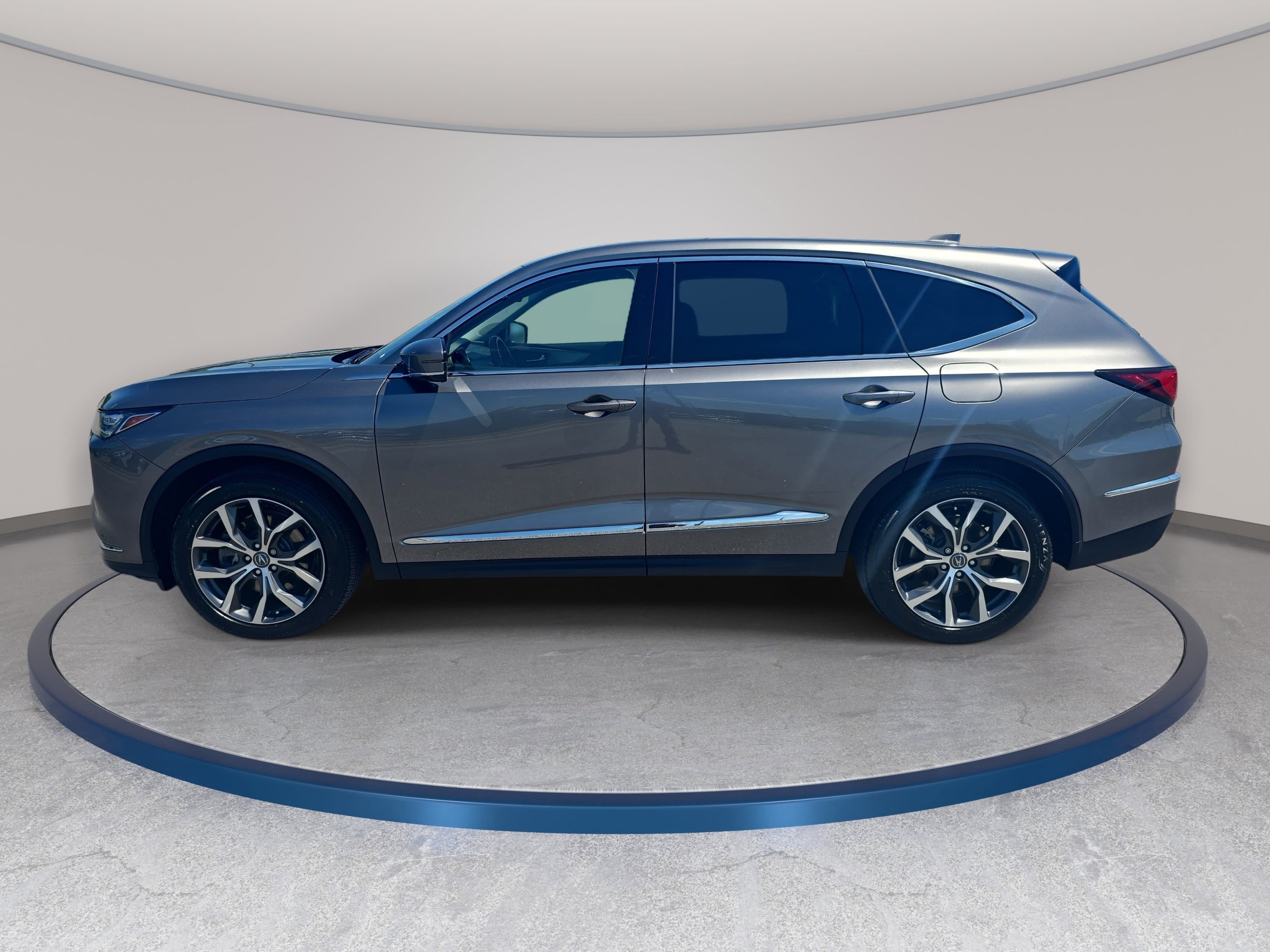 Used 2023 Acura MDX SH-AWD w/ Technology Package image 8