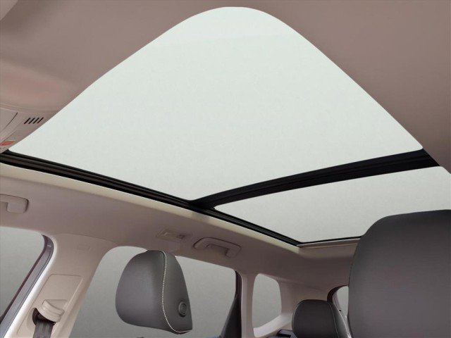 New 2025 Volkswagen Taos SEL image 17