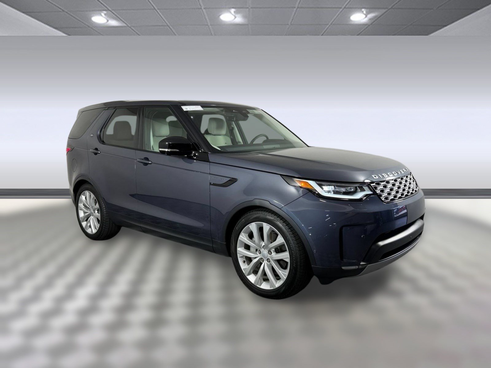 Used 2026 Land Rover Discovery S AWD/4WD image 7