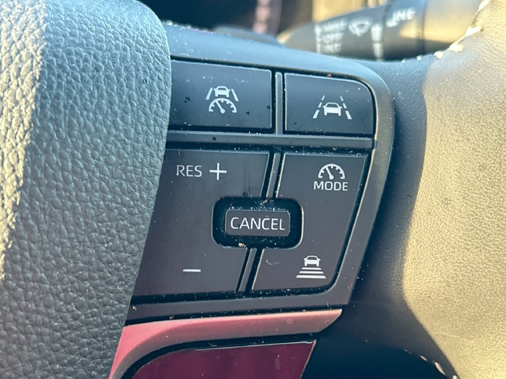 Used 2025 Toyota Camry SE FWD image 18