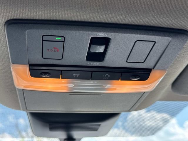 Certified 2025 Nissan Sentra SR w/ SR Premium Package FWD image 19