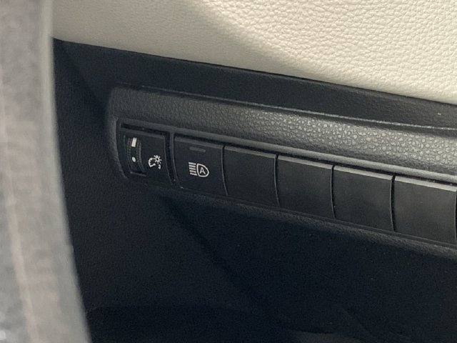 Used 2025 Toyota Corolla LE FWD image 15