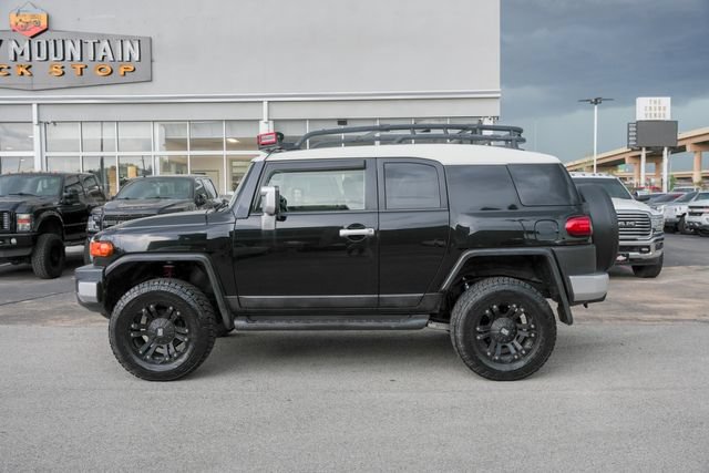 Used 2014 Toyota FJ Cruiser 4WD w/ Upgrade Package image 11