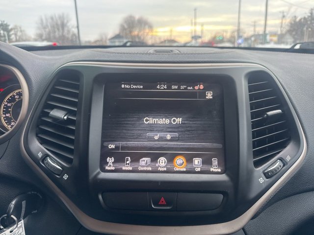 Used 2016 Jeep Cherokee Latitude w/ Cold Weather Group image 15