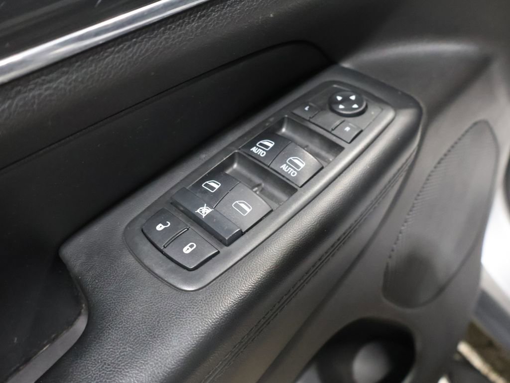 Used 2019 Jeep Grand Cherokee Limited image 14