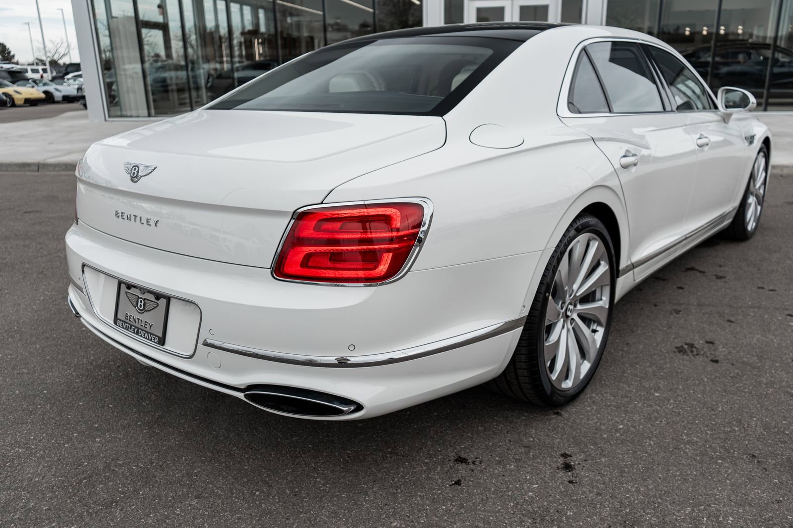 New 2026 Bentley Flying Spur Plug-In Hybrid image 13