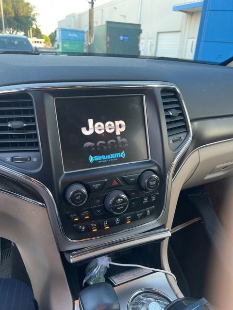 Used 2017 Jeep Grand Cherokee Limited w/ Luxury Group II AWD/4WD image 15