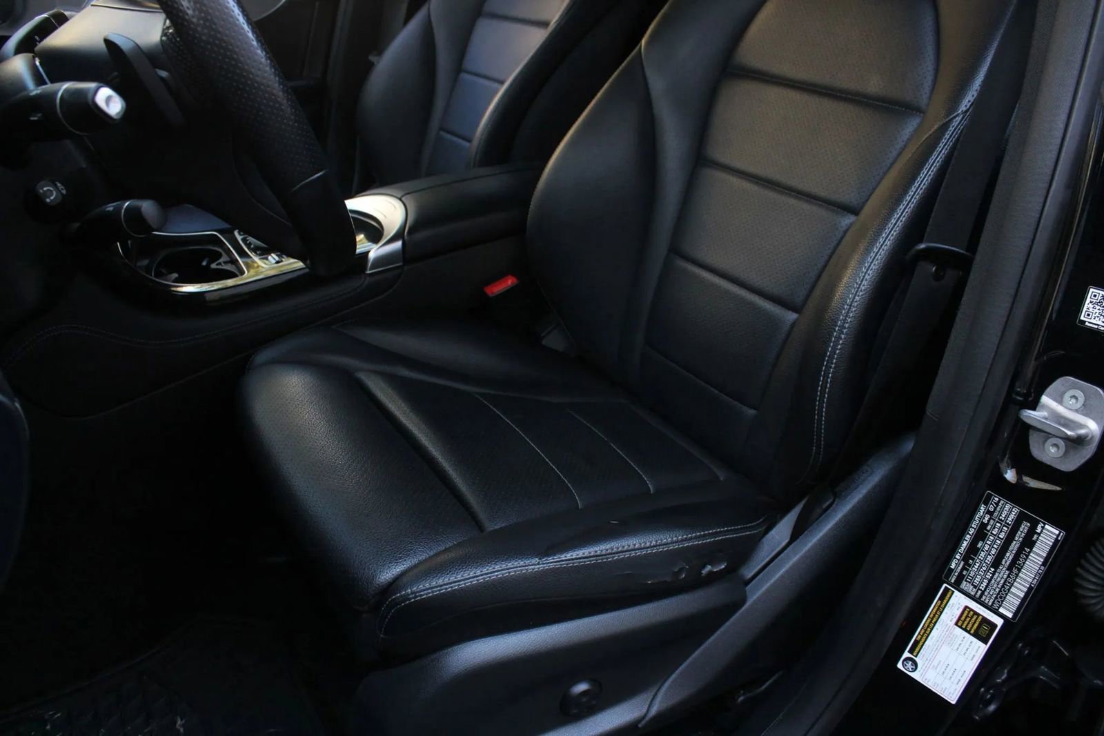 Used 2017 Mercedes-Benz GLC 300 4MATIC w/ Premium 1 Package image 18