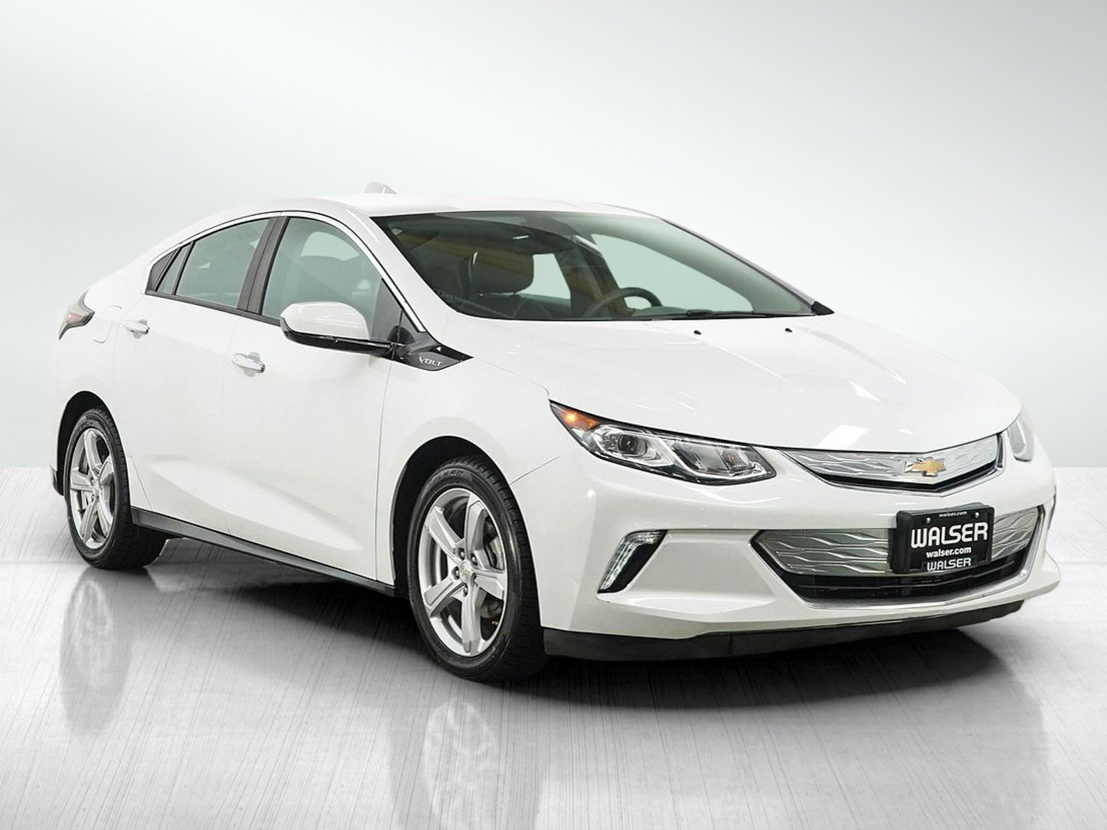 Used 2017 Chevrolet Volt LT w/ Comfort Package FWD image 7