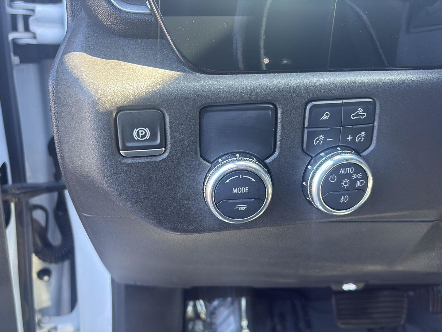 Used 2025 GMC Sierra 1500 SLT RWD image 30
