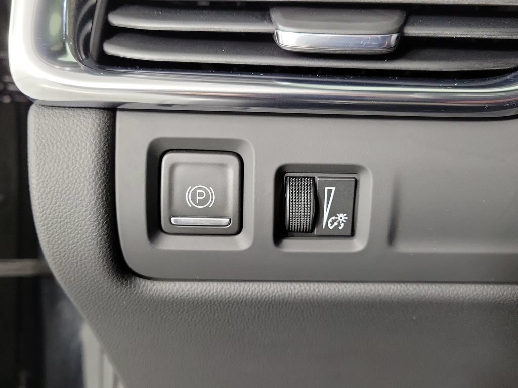 Certified 2022 Cadillac XT4 Sport FWD image 32