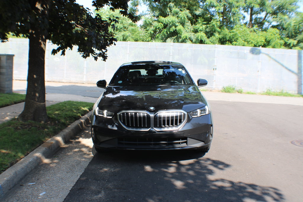 Used 2025 BMW 530i RWD image 3