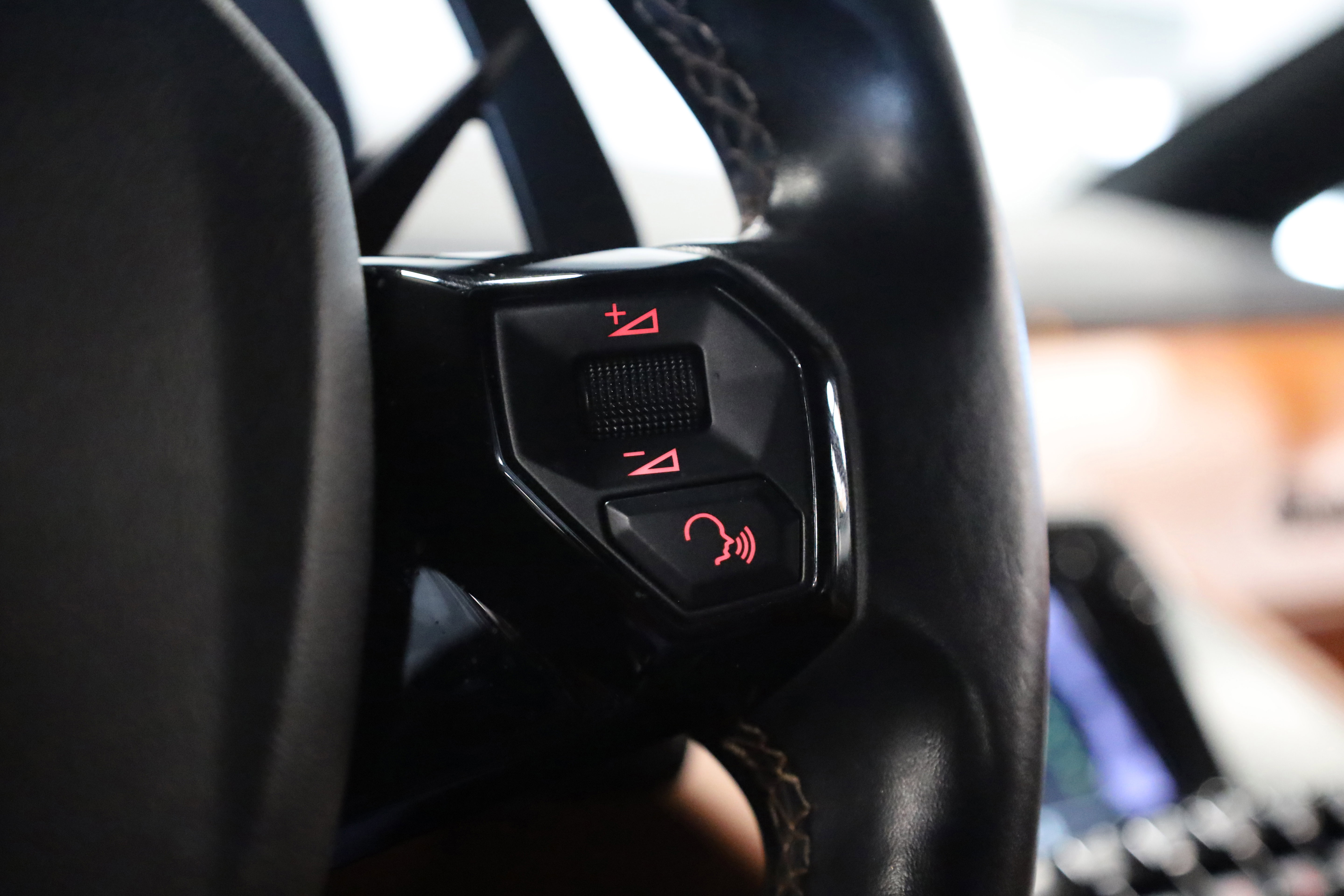 Used 2018 Lamborghini Aventador S image 24