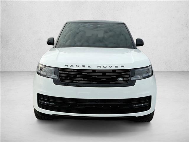 Used 2024 Land Rover Range Rover Long Wheelbase SE image 2