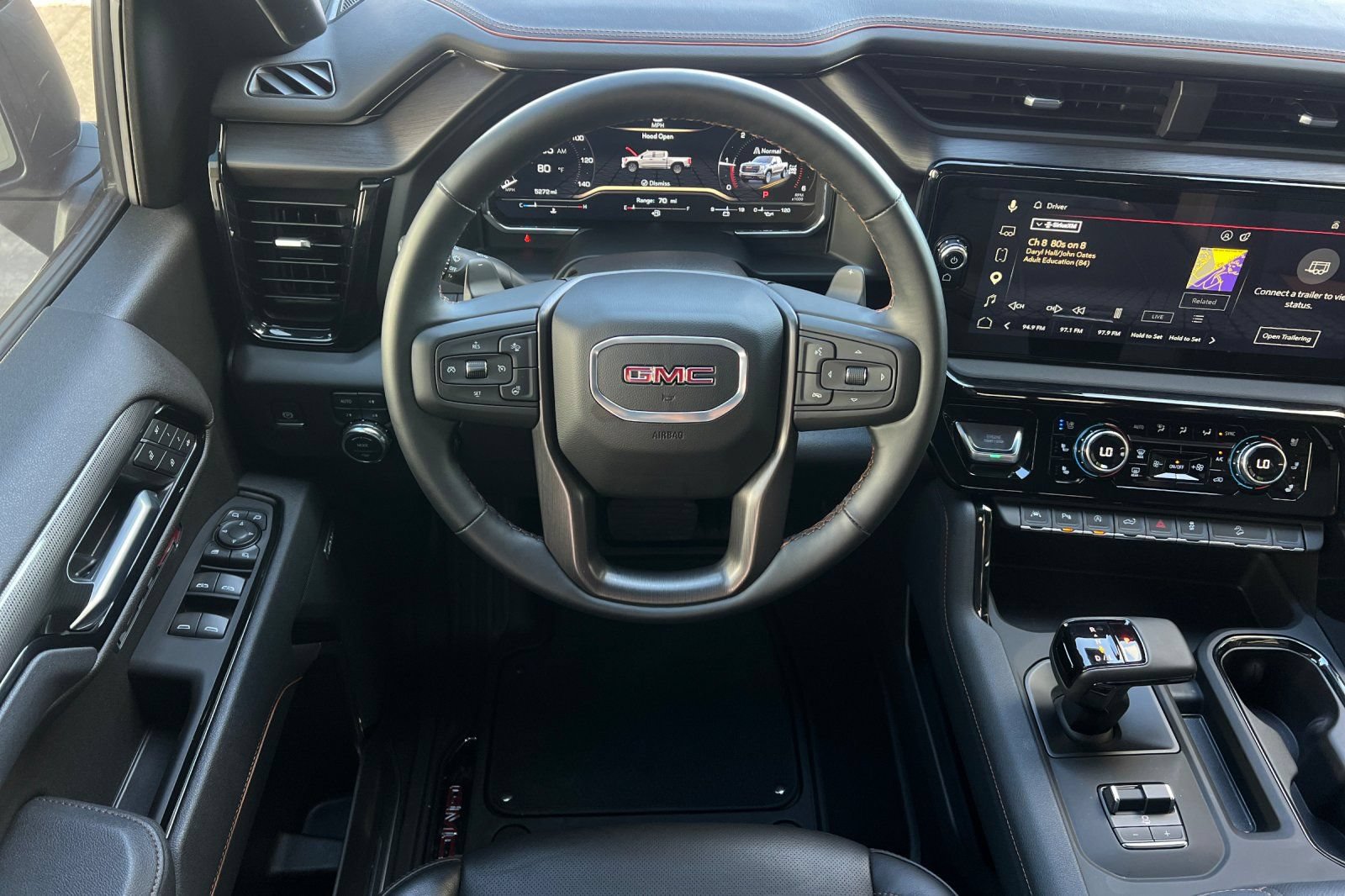 Used 2025 GMC Sierra 1500 AT4 w/ Technology Package AWD/4WD image 18