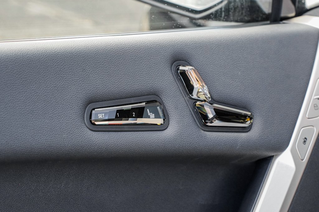 Used 2025 BMW iX xDrive50 w/ Premium Package image 10