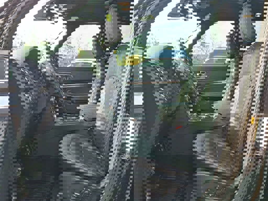 Used 2018 Ford Explorer Limited w/ Equipment Group 301A image 17