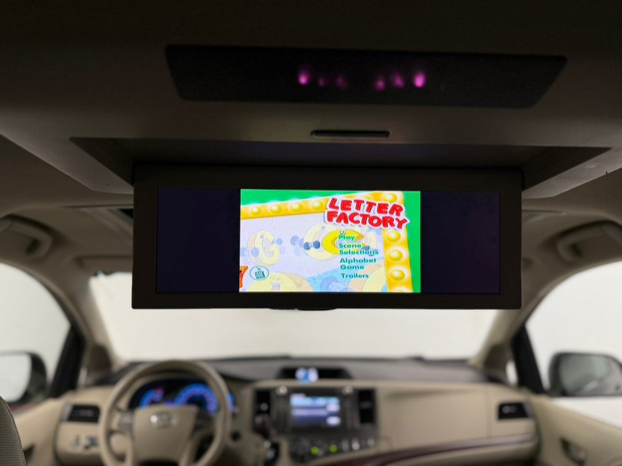 Used 2011 Toyota Sienna XLE w/ Premium Pkg AWD/4WD image 50