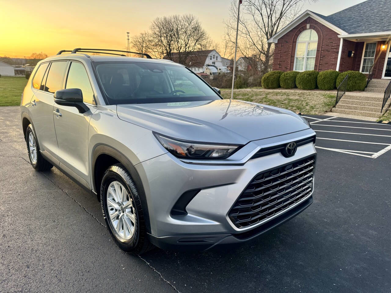 Used 2024 Toyota Grand Highlander AWD image 8