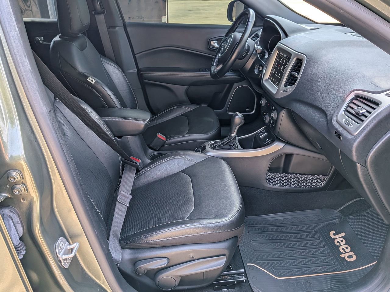 Used 2021 Jeep Compass Latitude w/ Sun and Sound Group FWD image 24