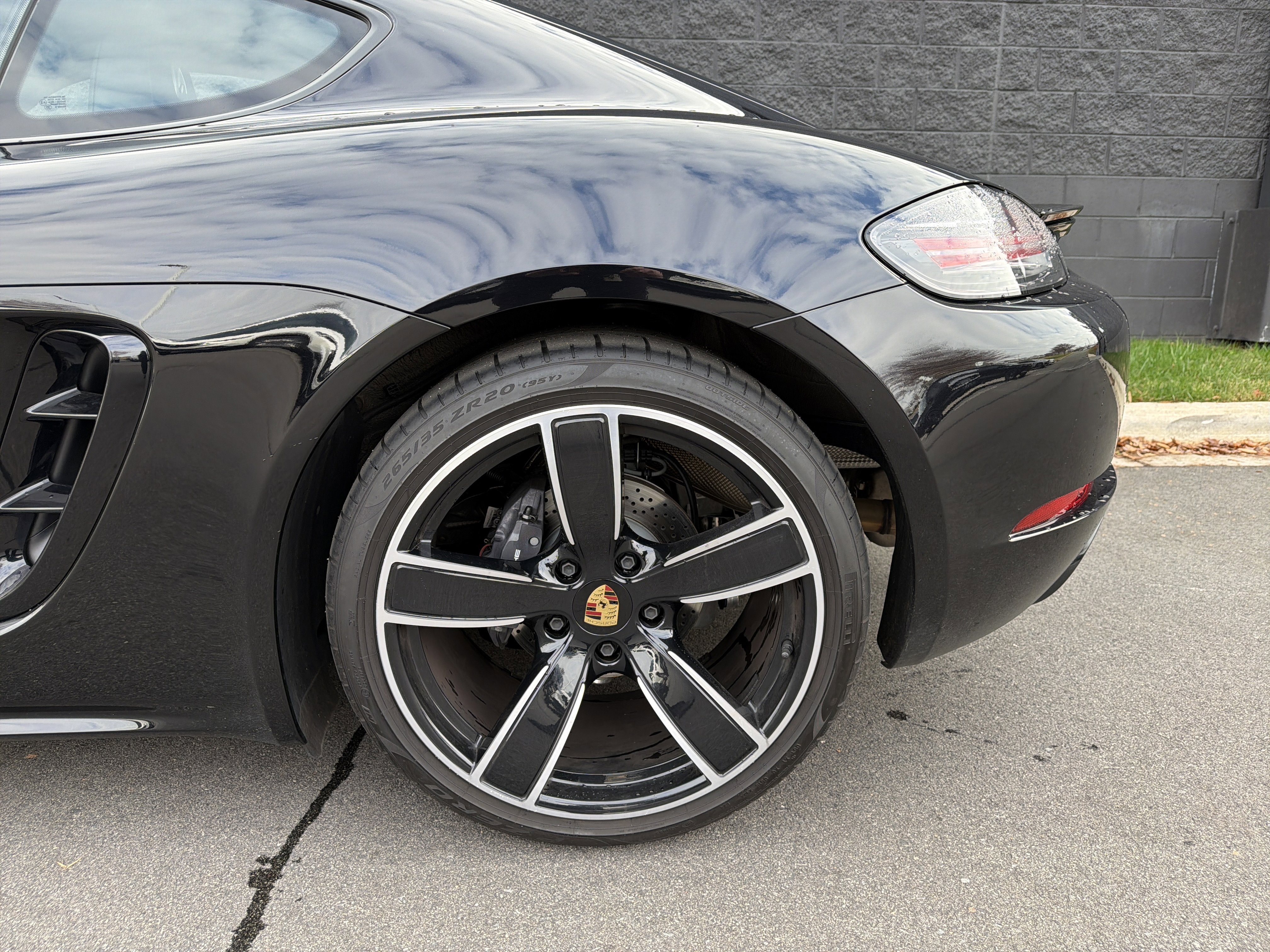 Certified 2025 Porsche 718 Cayman image 33