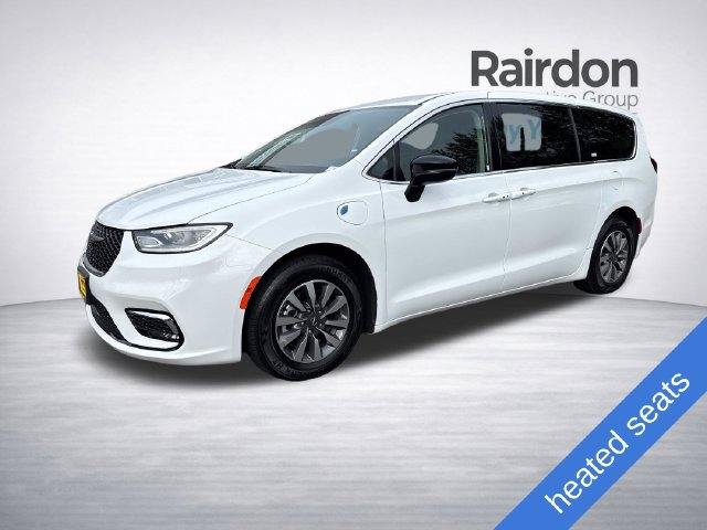 Used 2024 Chrysler Pacifica Limited FWD image 3