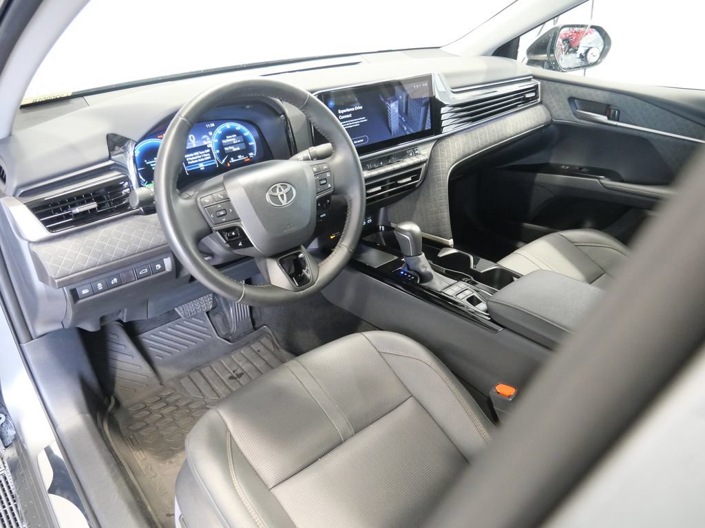 Used 2026 Toyota Camry XLE AWD/4WD image 13