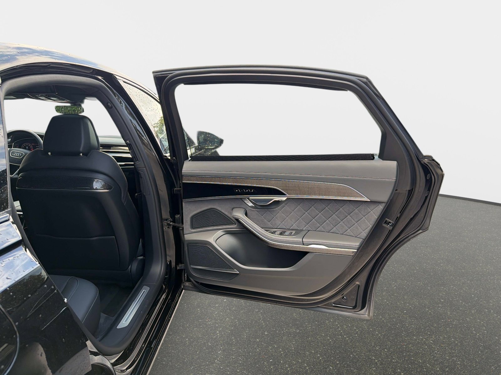 Used 2025 Audi S8 4.0T image 25