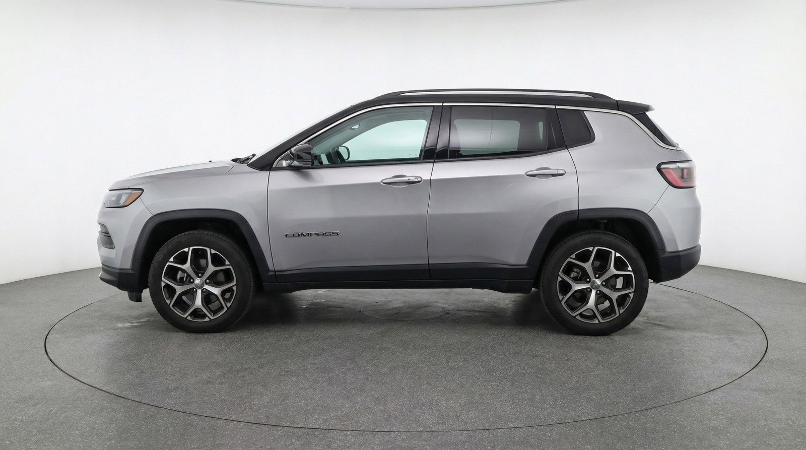 Used 2025 Jeep Compass Limited image 5