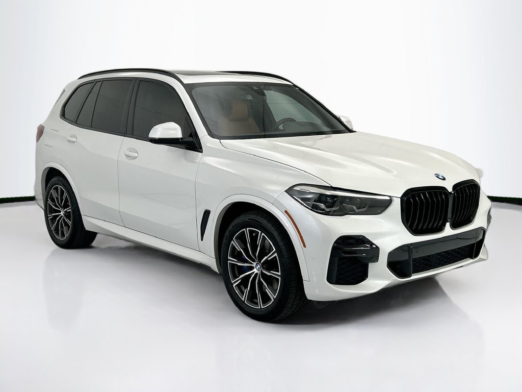 Used 2022 BMW X5 xDrive40i w/ M Sport Package AWD/4WD image 3