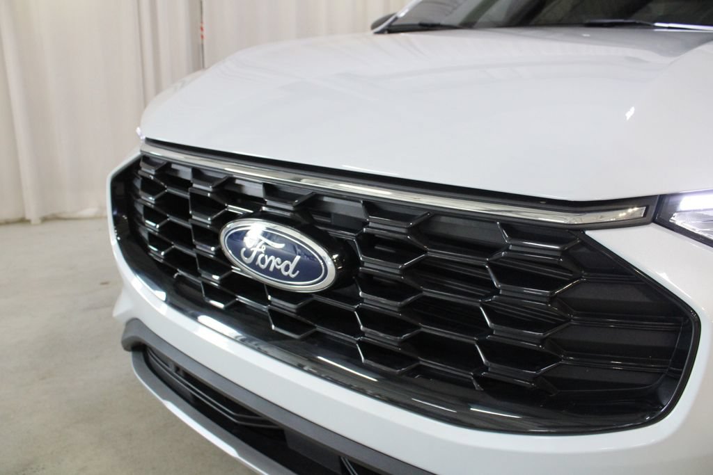 Used 2025 Ford Escape ST-Line w/ Tech Pack #1 AWD/4WD image 32