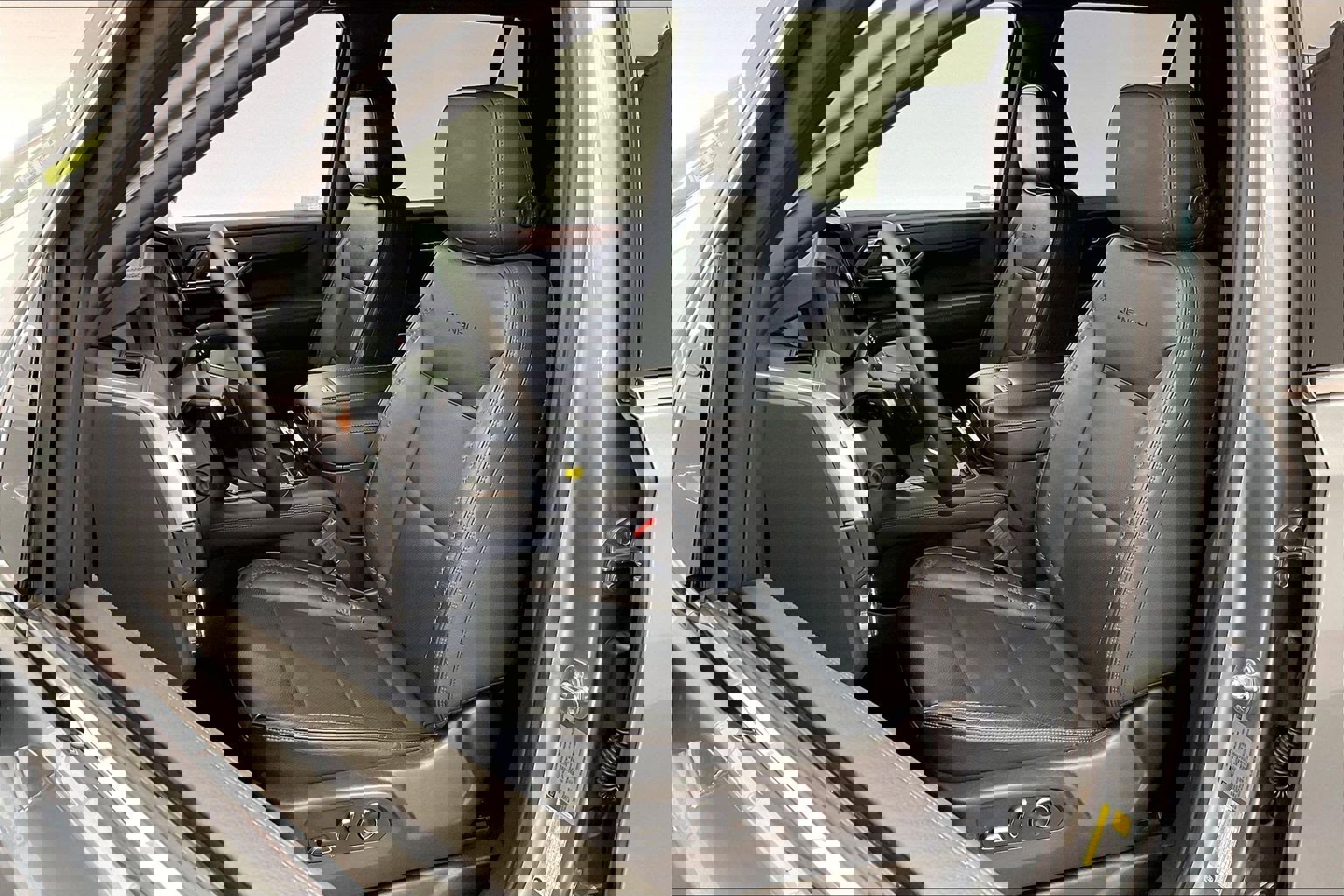 Used 2025 GMC Yukon Denali image 17