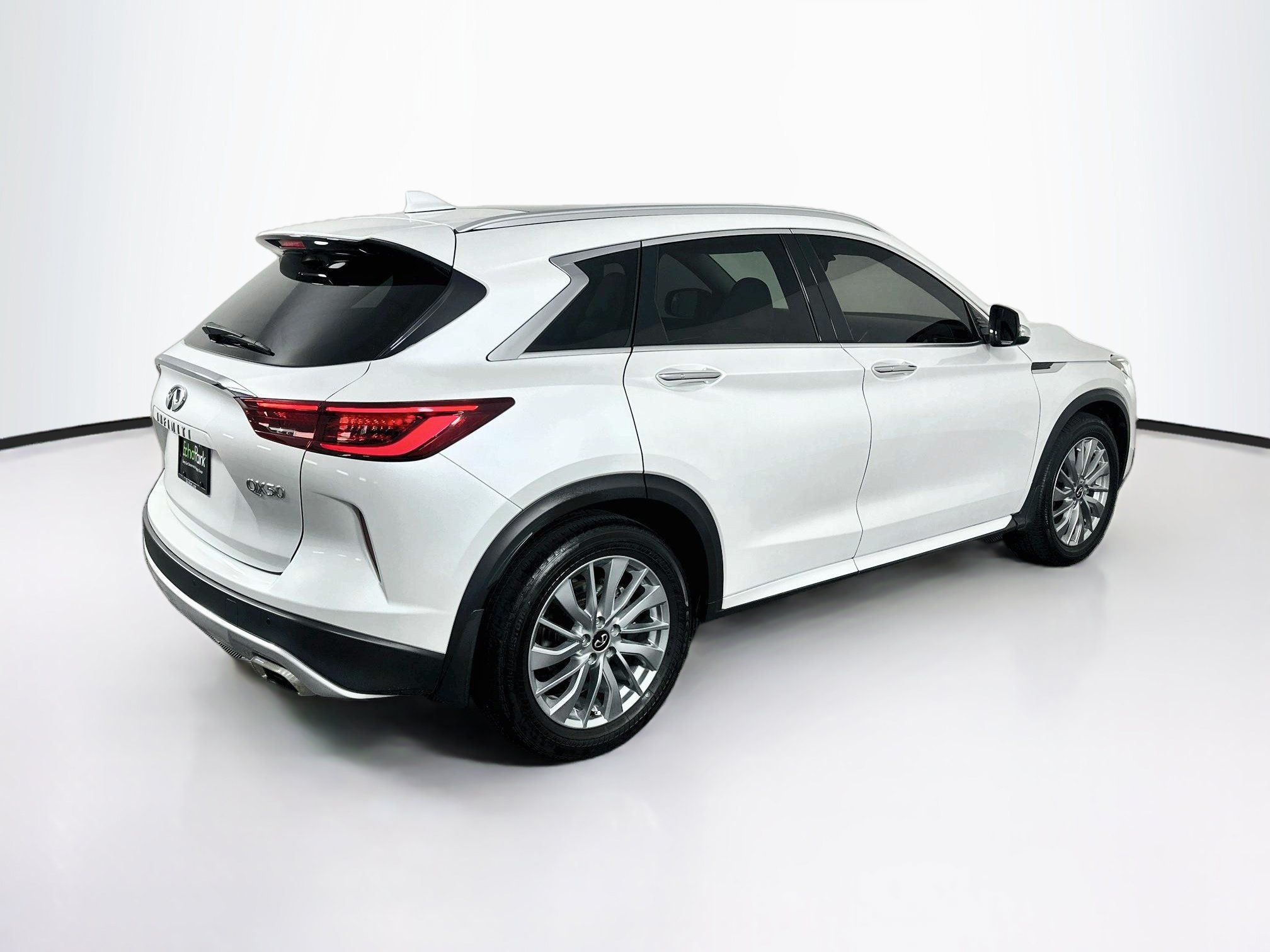 Used 2023 INFINITI QX50 Luxe FWD image 9