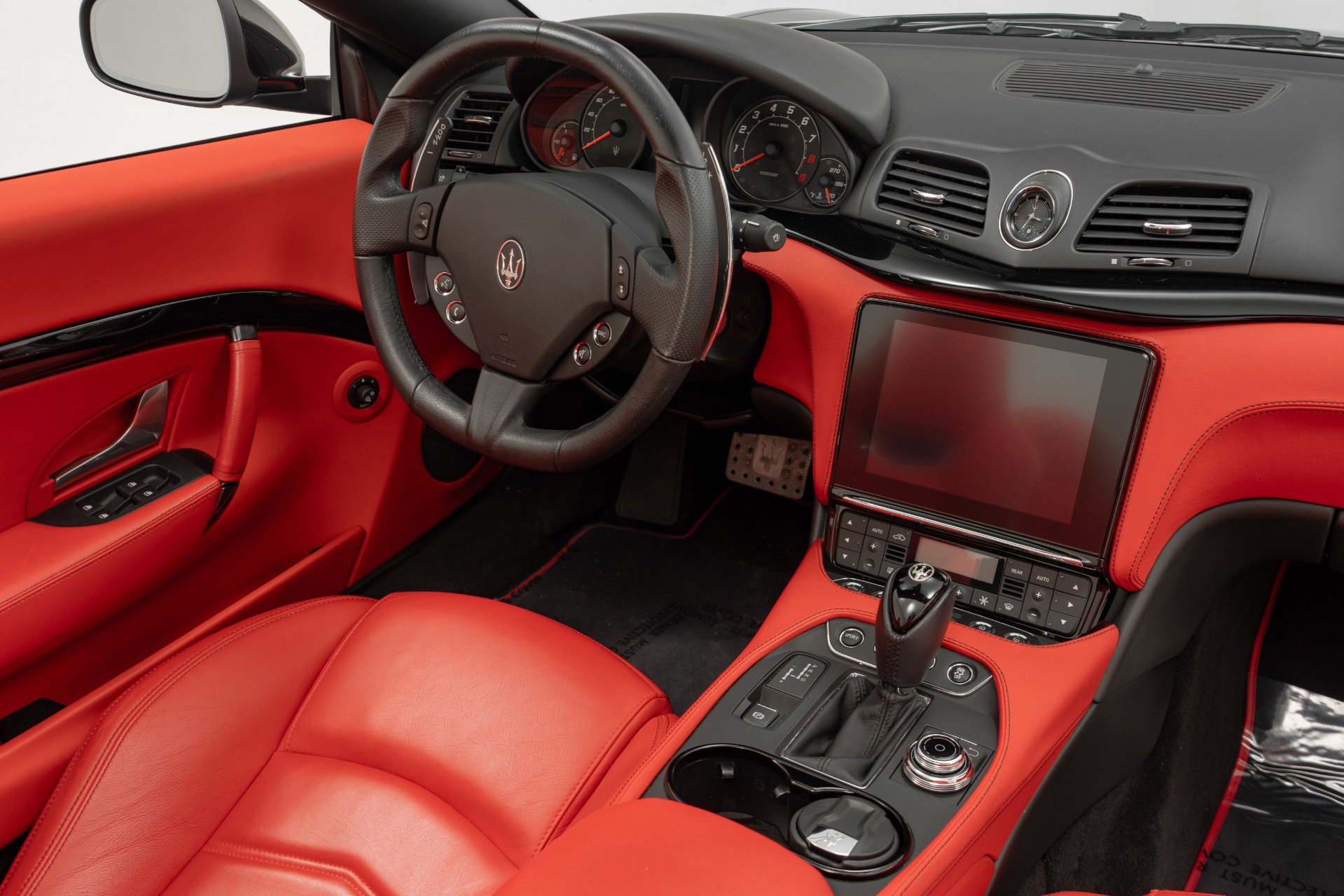 Used 2019 Maserati GranTurismo MC image 28