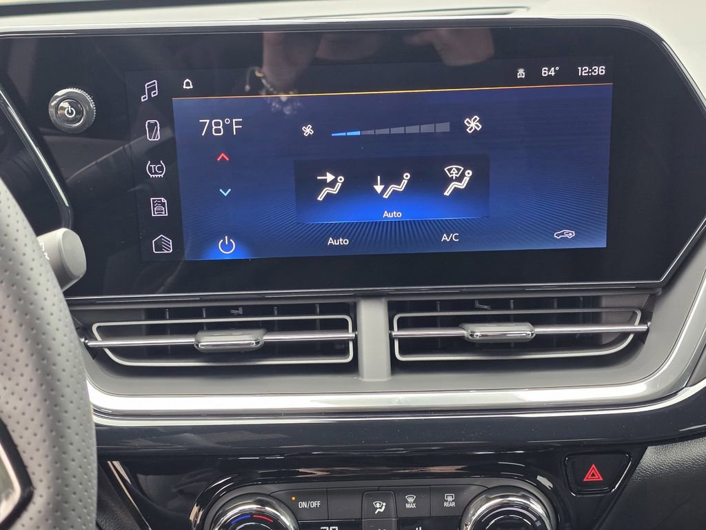 New 2026 Chevrolet Trax RS w/ Sunroof Package FWD image 19