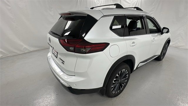 New 2026 Nissan Rogue Platinum w/ Platinum Premium Package image 3