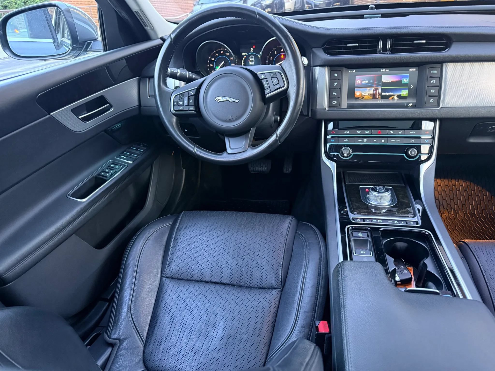 Used 2016 Jaguar XF Prestige AWD/4WD image 8