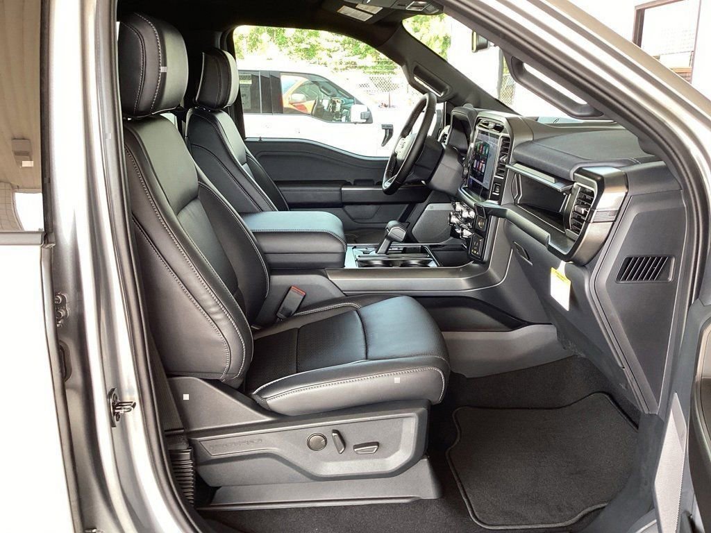 New 2025 Ford F150 Lariat w/ Equipment Group 501A Mid image 32