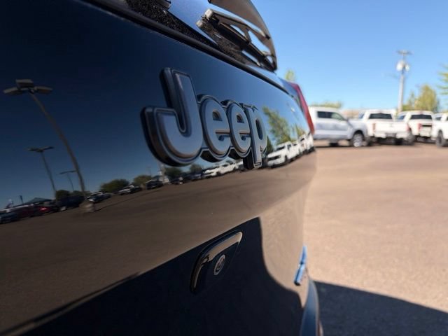 Used 2017 Jeep Cherokee Trailhawk w/ Comfort/Convenience Group AWD/4WD image 19