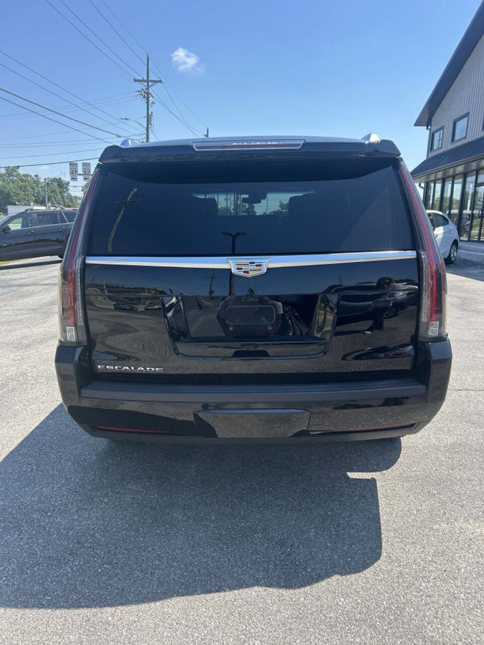 Used 2019 Cadillac Escalade Platinum image 4