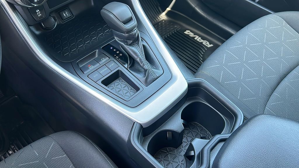 Used 2019 Toyota RAV4 XLE w/ All Weather Liner Package FWD image 16