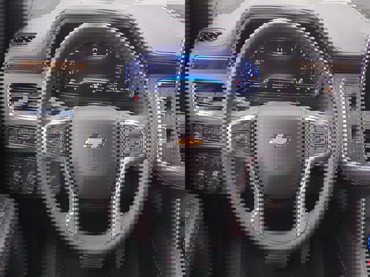 Used 2023 Chevrolet Suburban Premier image 22